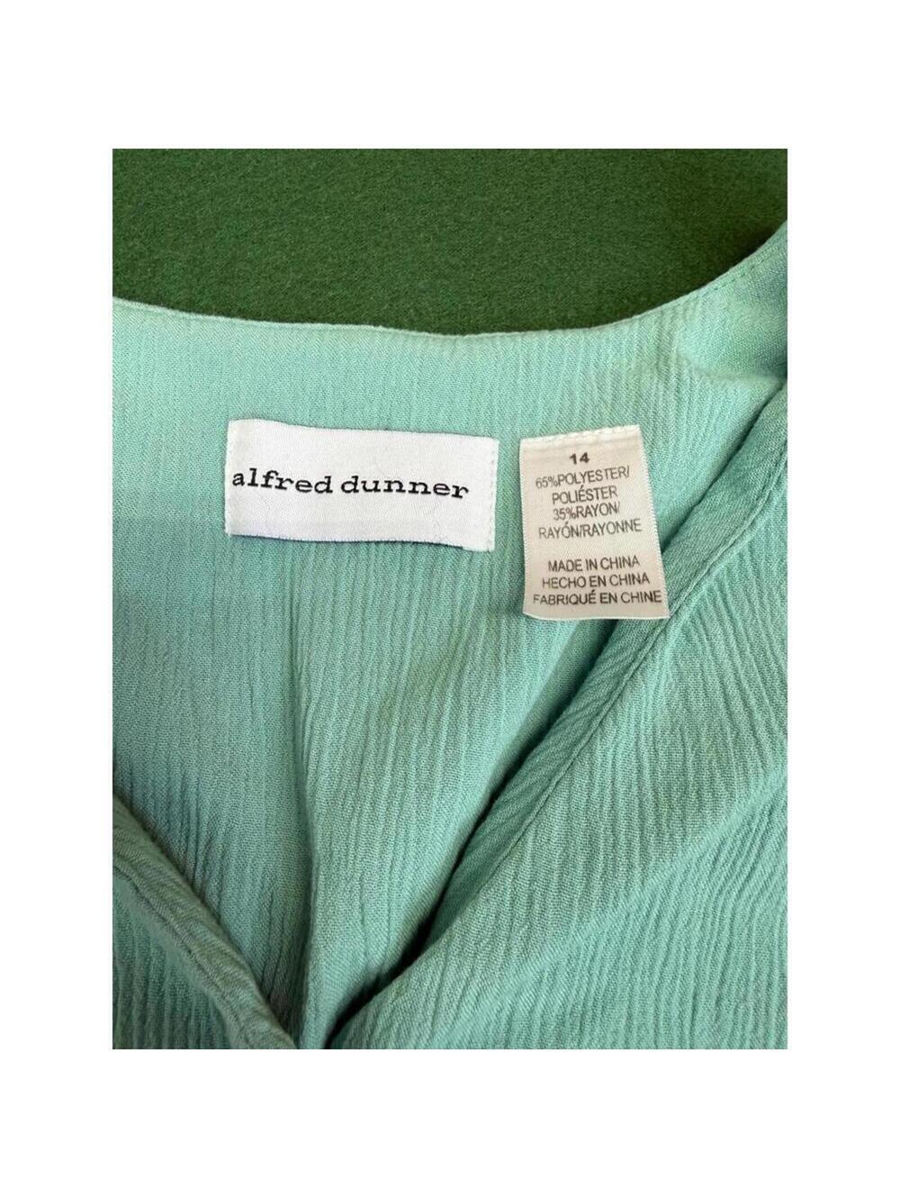 Alfred Dunner Blouse Womens 14 Seafoam Embroidered Floral Short Sleeve Button - Picture 5 of 10